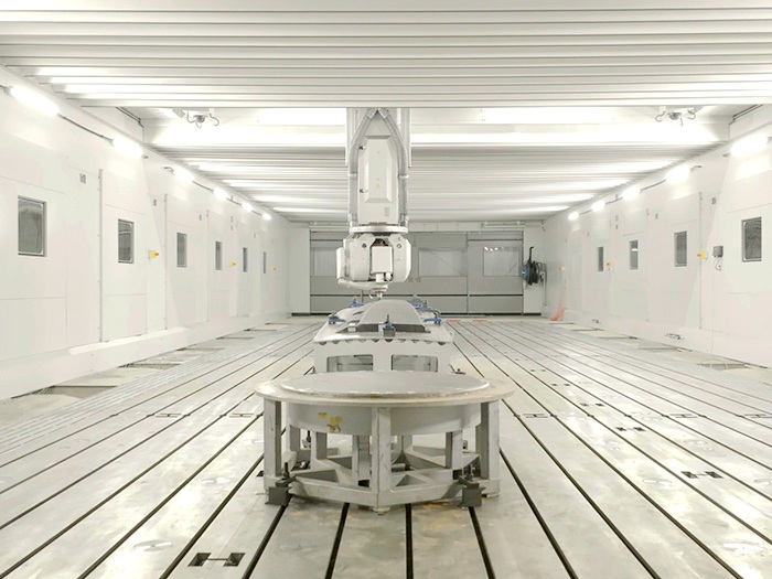 五轴联动龙门数控高速加工中心：20.5m*6.5m*2.5m